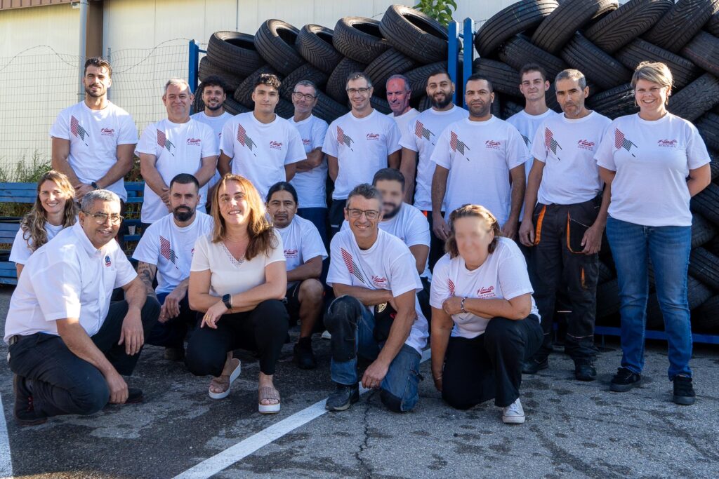 equipe planete pneus au complet